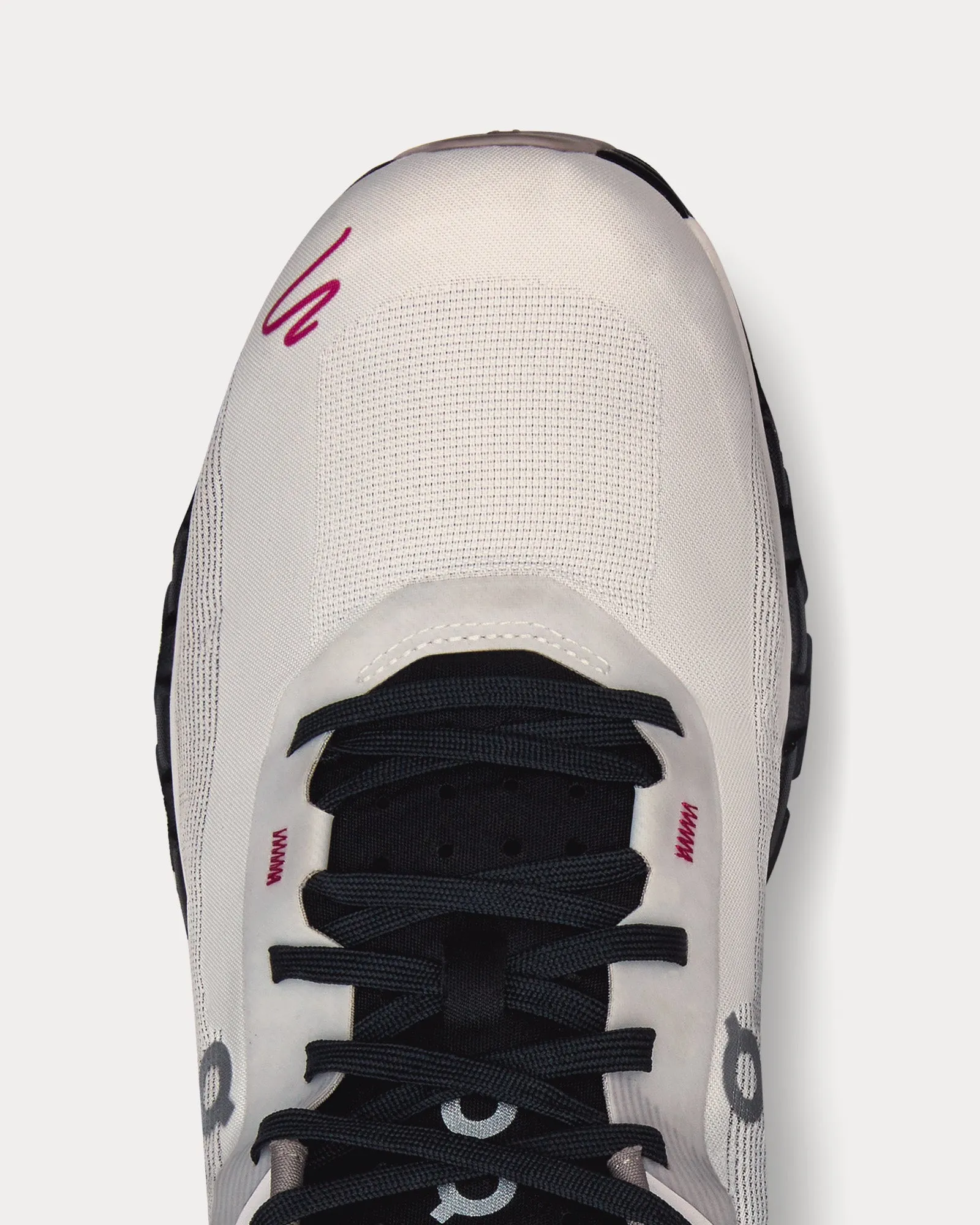 Cloudflow 4 White / Black Running Shoes