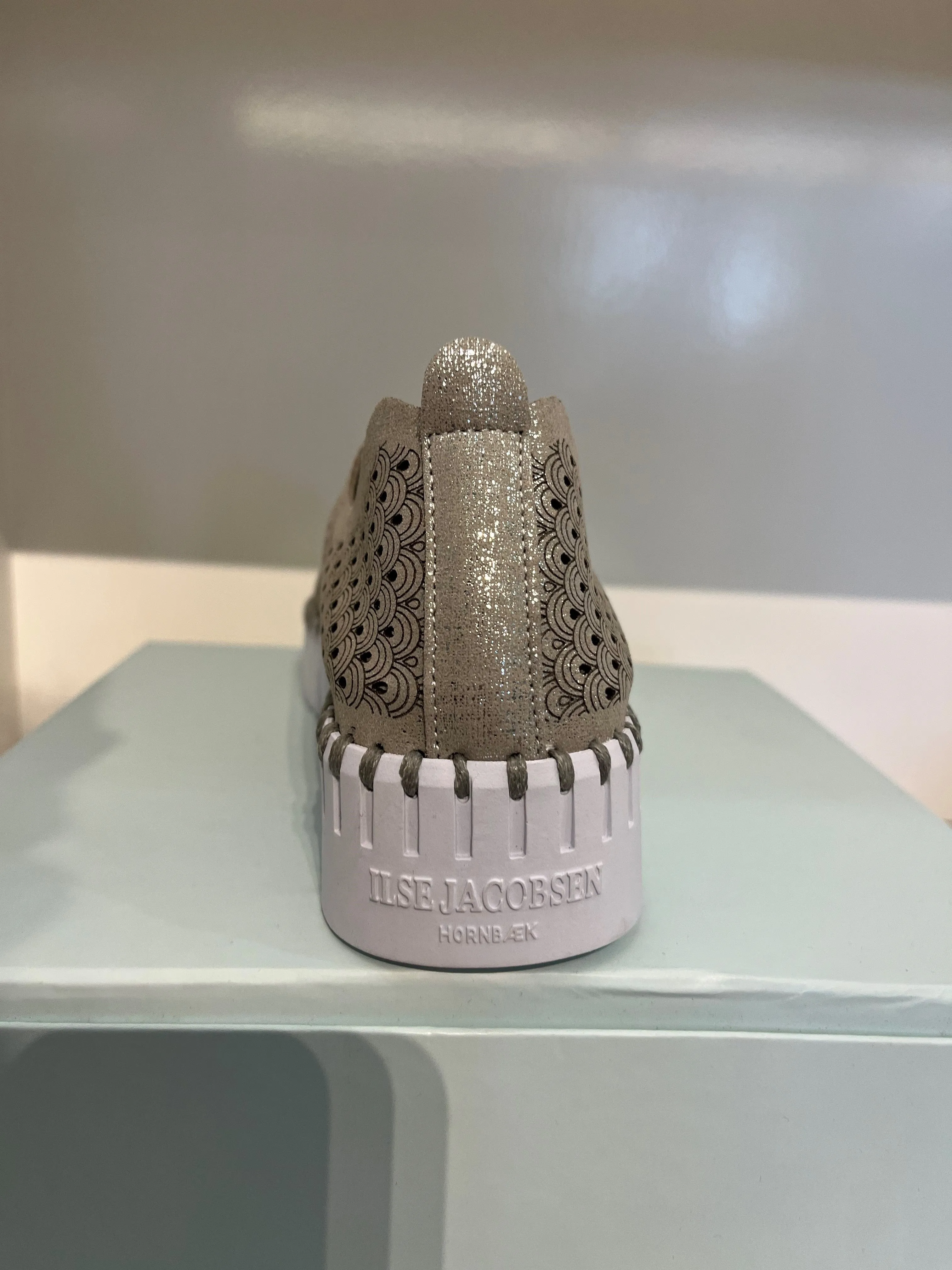 ILSE JACOBSEN TULIP SILVER PLATFORM