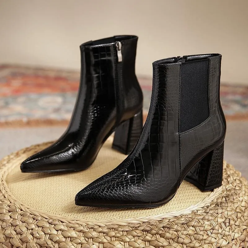 Pointed-toe Chelsea Chunky heeled Boots